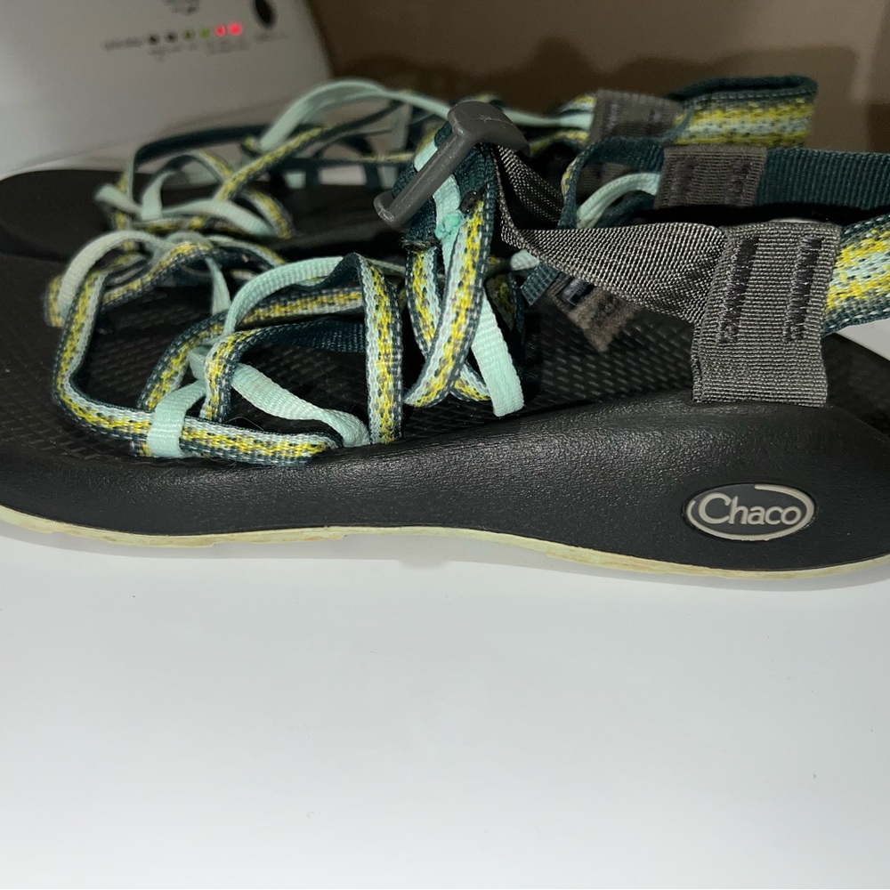 Chaco sandals size 6m excellent condition